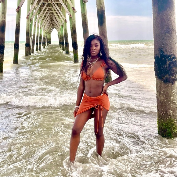 Meet your Posher, Destiny - Picture 7 of 16